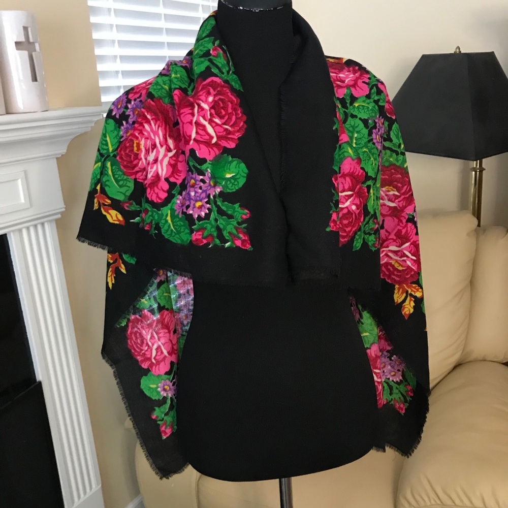 Women’s decorative scarf